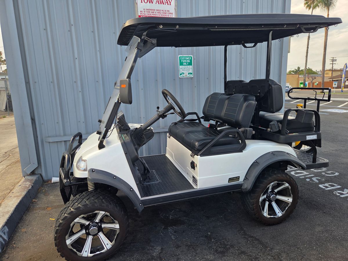 Golf carts on Ocean Beach streets, 92107 โ photo 11